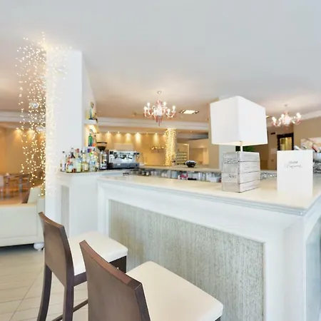 Hotel Fiamma & 4*